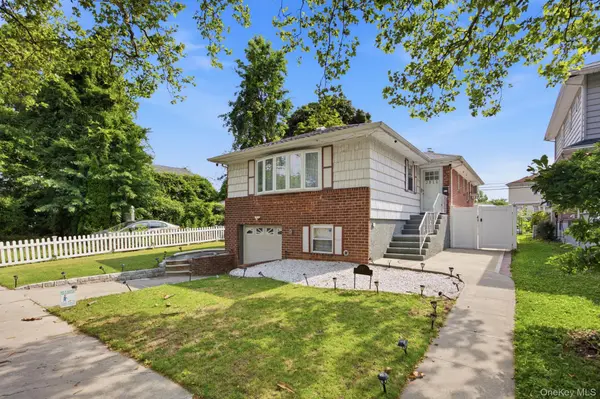 2811 Clearview EXPY, Bayside, NY 11360