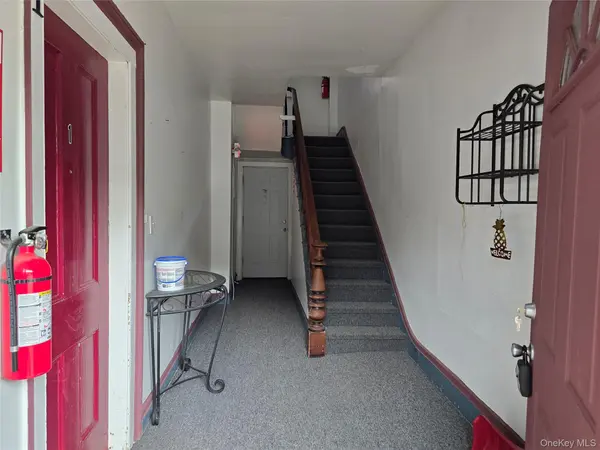 17 N Clover ST, Poughkeepsie, NY 12601