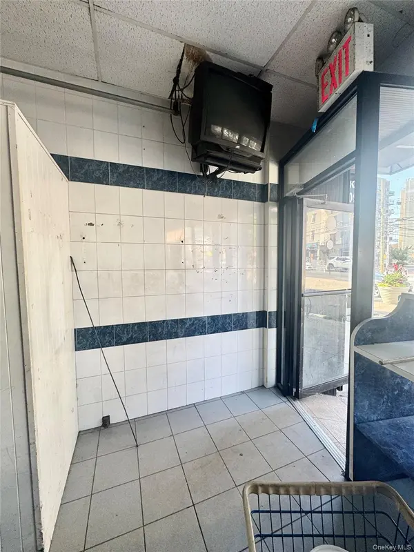 Address not disclosed, Astoria, NY 11102