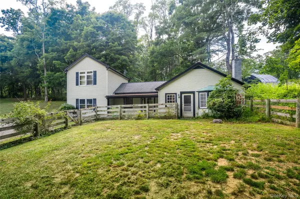 205 Marshall RD, Salt Point, NY 12578