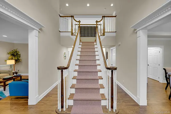 16 Eagle CT, White Plains, NY 10605