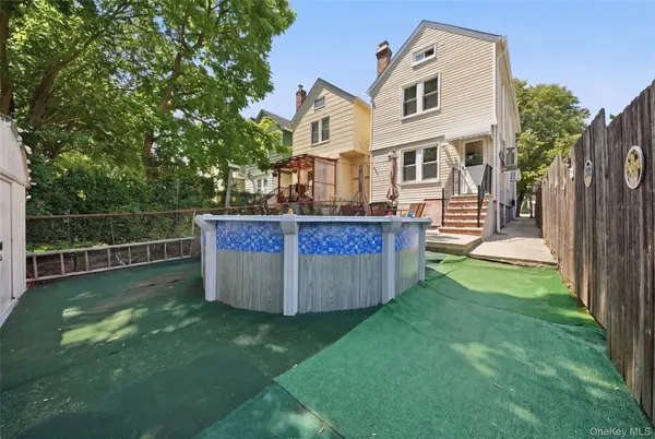 10244 85th AVE, Richmond Hill, NY 11418