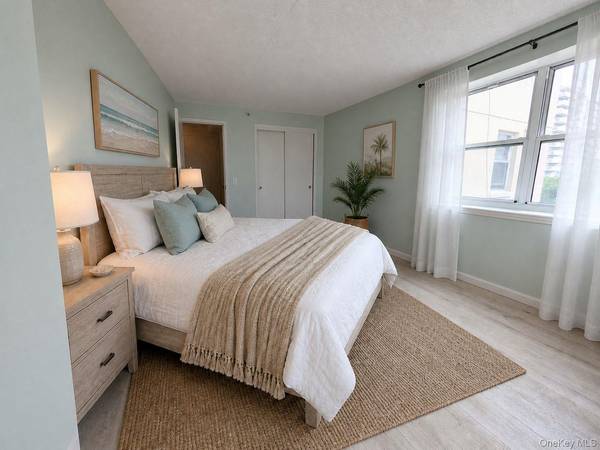 221 Beach 80th ST #3D, Rockaway Beach, NY 11693