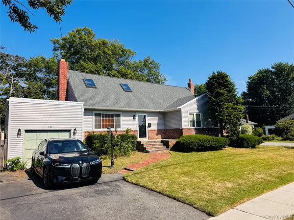 561 Center Dyre AVE, West Islip, NY 11795