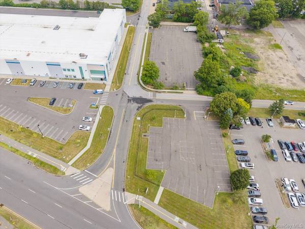 107 Charles Lindbergh BLVD, Garden City, NY 11553