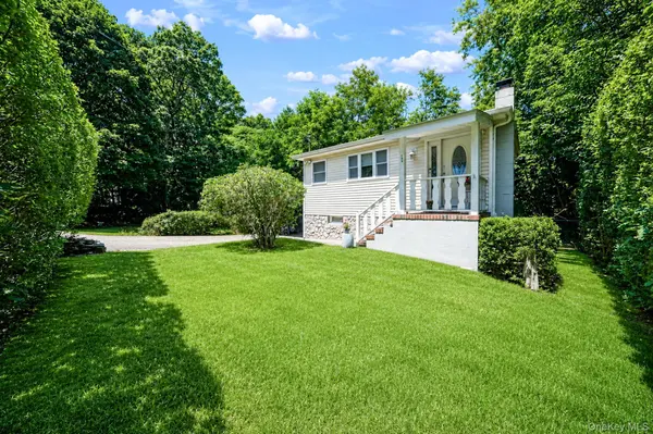 104 21st ST, Wading River, NY 11792