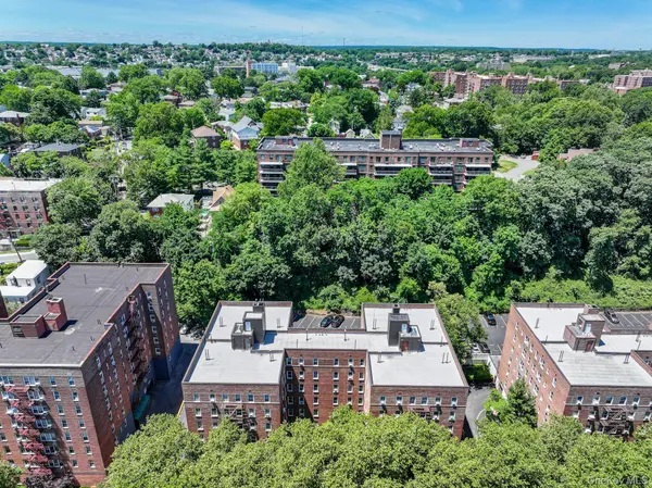 755 Bronx River Rd #4B, Bronxville, NY 10708