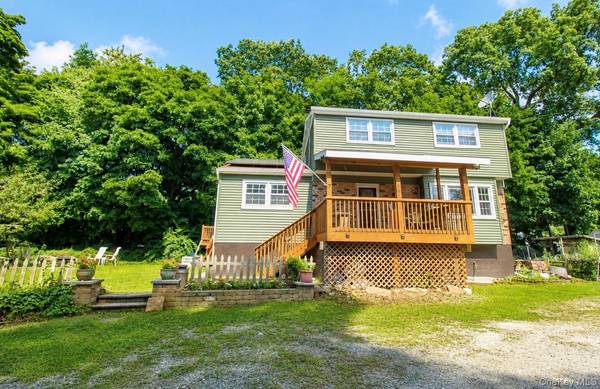 7 Graziano LN, Highland Falls, NY 10928
