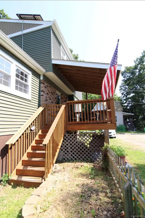 7 Graziano LN, Highland Falls, NY 10928