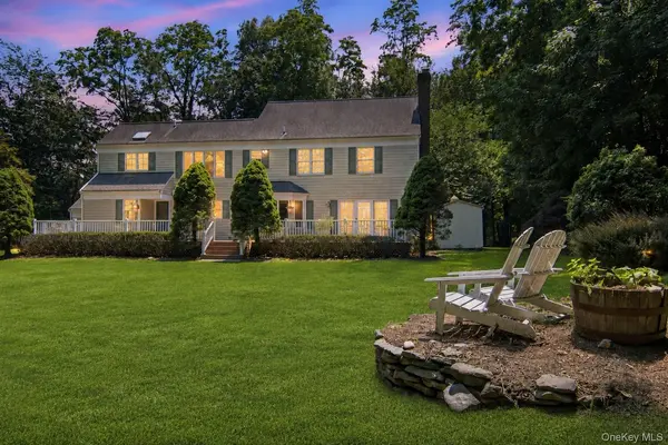 16 Old Field LN,  Mount Sinai,  NY 11766