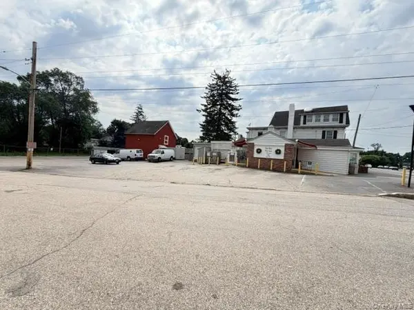 2147 Albany Post RD, Montrose, NY 10548