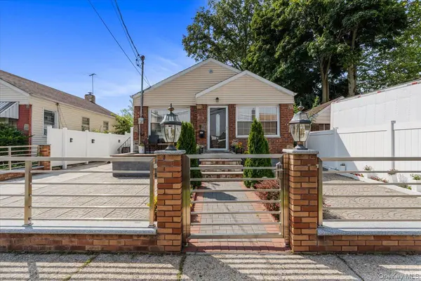 18710 121st AVE, Saint Albans, NY 11412