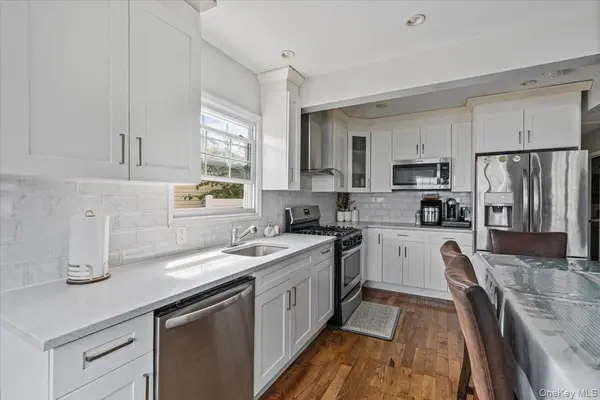 18710 121st AVE, Saint Albans, NY 11412