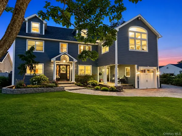 230 W Islip RD, West Islip, NY 11795