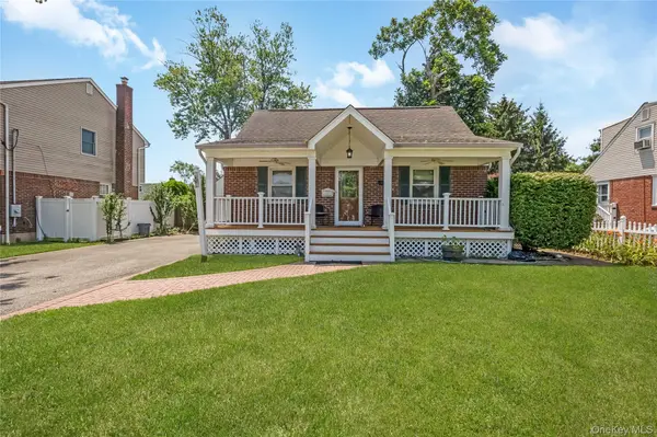578 Patterson ST, East Meadow, NY 11554