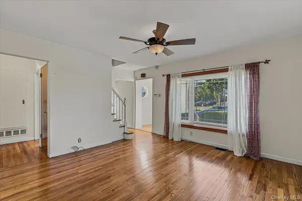 151-28 9th AVE, Whitestone, NY 11357