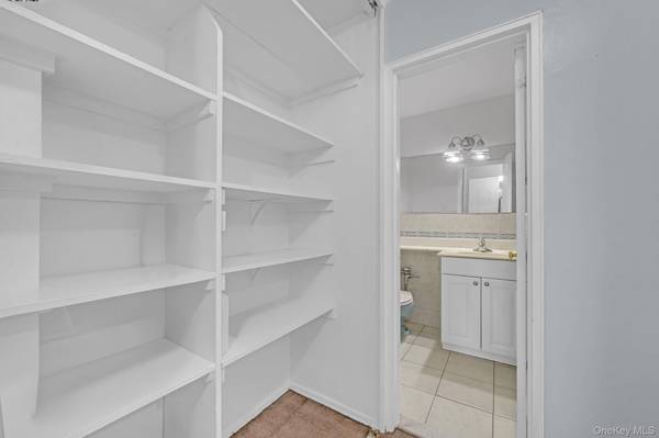8710 149th AVE #5F, Howard Beach, NY 11414