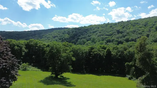 357 W Dover RD, Pawling, NY 12564