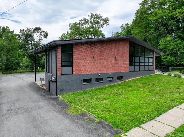 23 West ST #Lower Level, Warwick, NY 10990