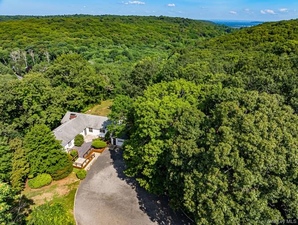 3 South RUN, Cold Spring Harbor, NY 11724