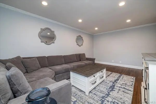 3 N. Lewis PL #3-2.4 B, Rockville Centre, NY 11570
