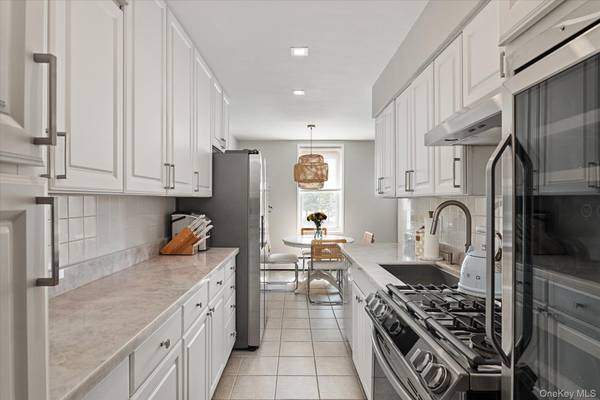60 Hempstead AVE #2C, Lynbrook, NY 11563