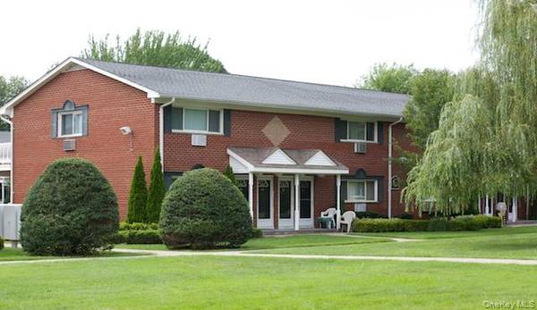 125 Terryville RD #7E, Port Jefferson Station, NY 11776