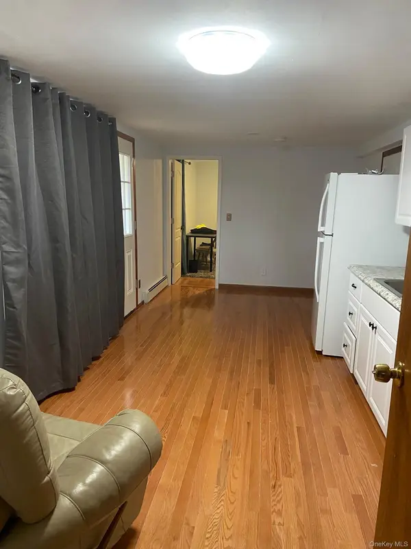 Address not disclosed, Huntington, NY 11746
