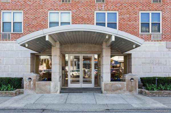 410 E Broadway #4T, Long Beach, NY 11561