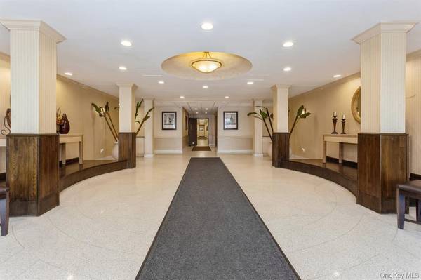 410 E Broadway #4T, Long Beach, NY 11561