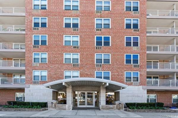 410 E Broadway #4T, Long Beach, NY 11561