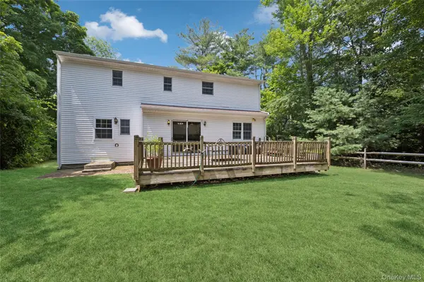 49 Old Town LN, Huntington, NY 11743