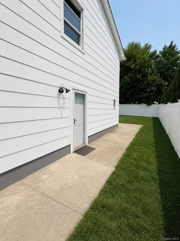 272 davenport, Lindenhurst, NY 11757