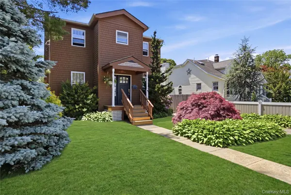 100 Elm ST, Islip, NY 11751