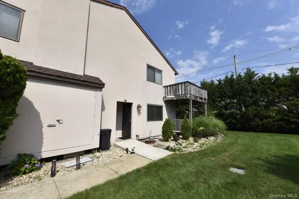 1 Anchorage WAY #1501, Freeport, NY 11520
