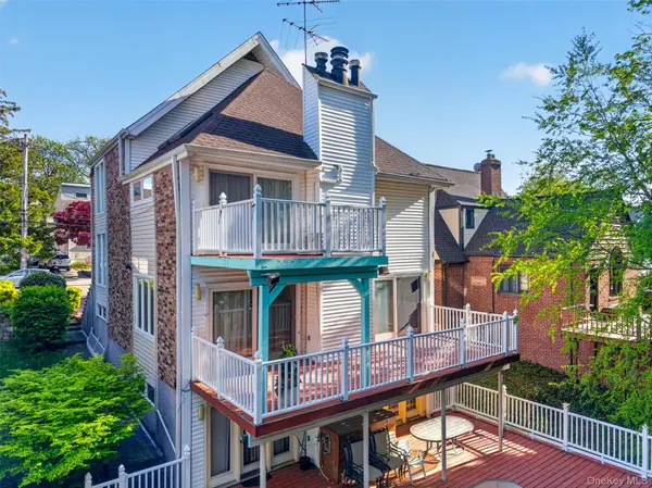 217-63 Corbett RD, Bayside, NY 11361