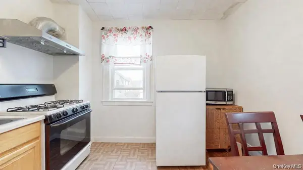 104-61 219th ST #2nd Fl, Queens Village, NY 11429