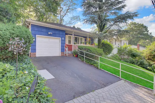 6 Hilton CT, Huntington, NY 11743