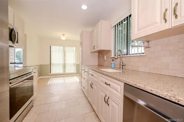 12 Stanford CT #A, Wantagh, NY 11793