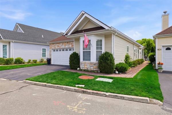 581 Leisure DR, Ridge, NY 11961