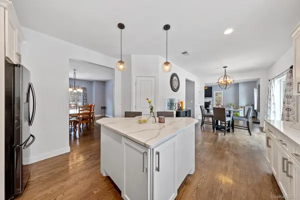 2 Atwood LN, Newburgh, NY 12550