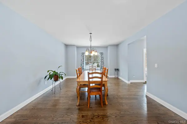 2 Atwood LN, Newburgh, NY 12550
