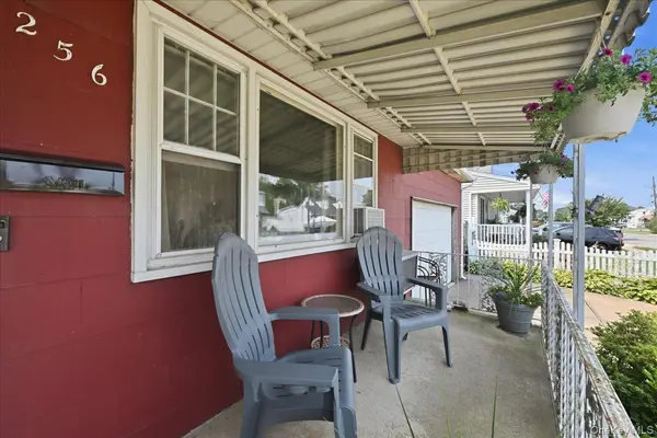 256 N Beech ST, Massapequa, NY 11758
