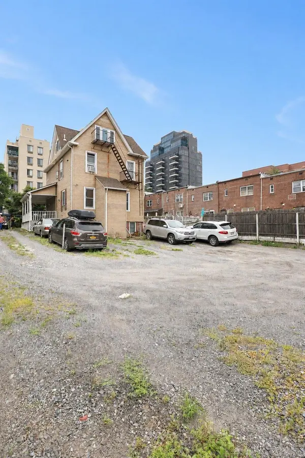 146-11 35th AVE, Flushing, NY 11354