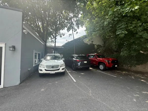 251 Main, Northport, NY 11768