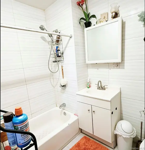 10505 Northern BLVD, Corona, NY 11368