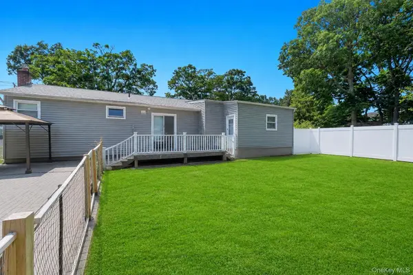 437 Commack RD, Islip, NY 11751