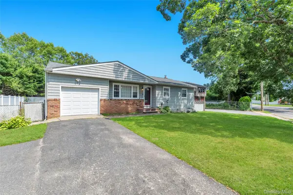 437 Commack RD, Islip, NY 11751
