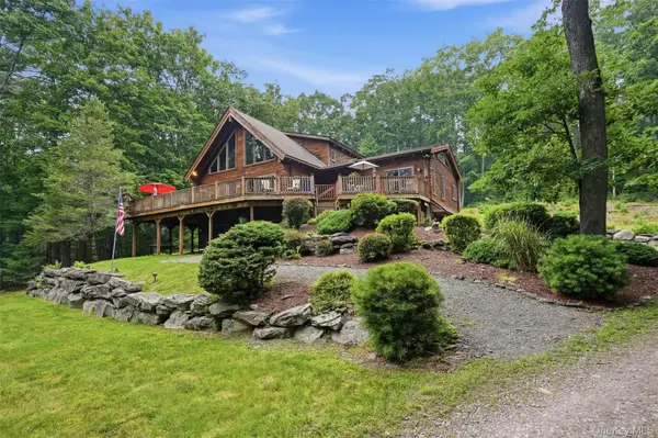 43 Goldring DR, Highland Lake, NY 12743