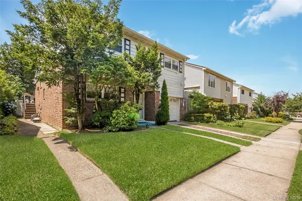 1616 202nd ST, Bayside, NY 11360